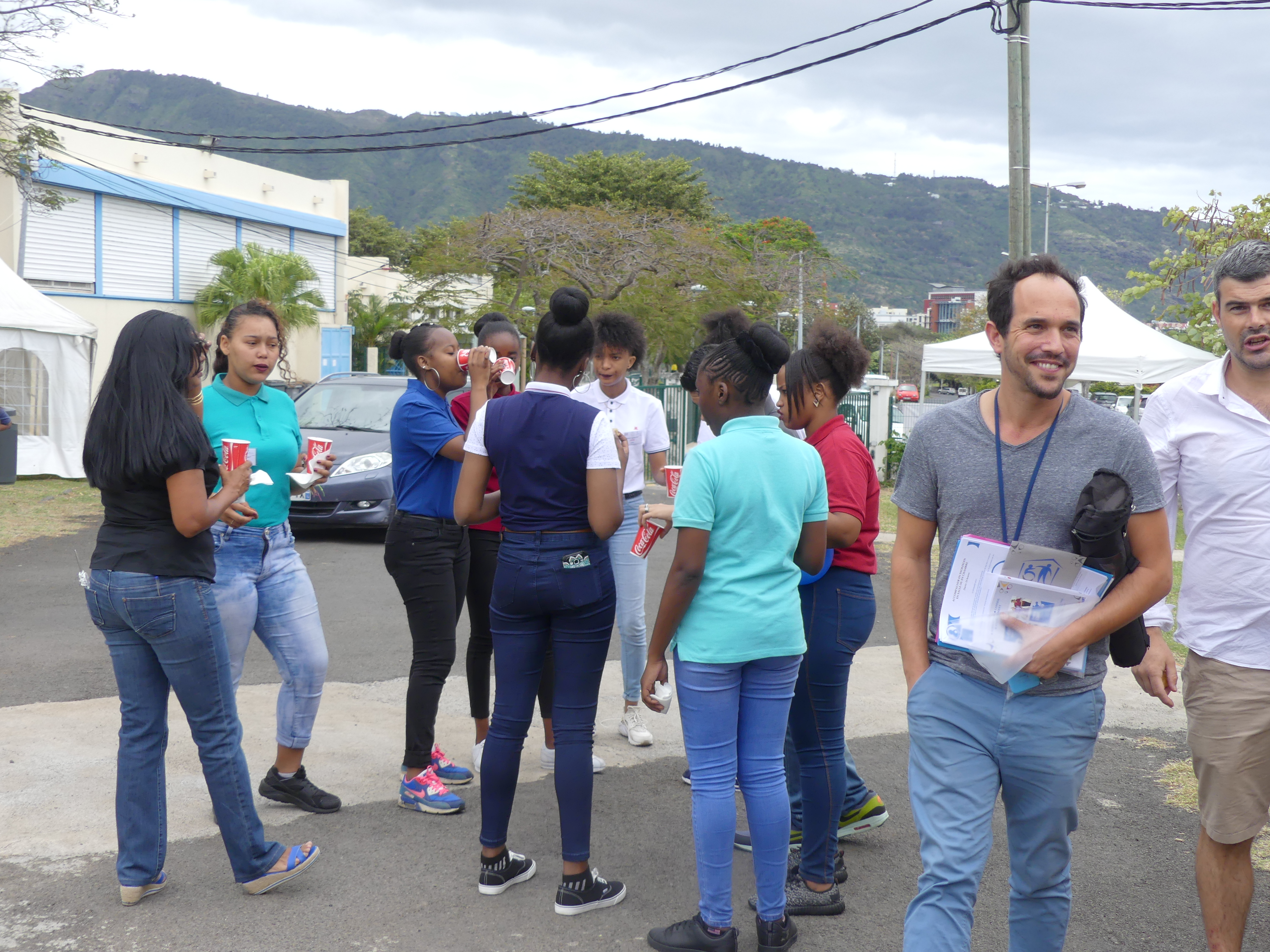 Photo Journee Nationale des DYS 2017 - 4 - equipe accueil.JPG